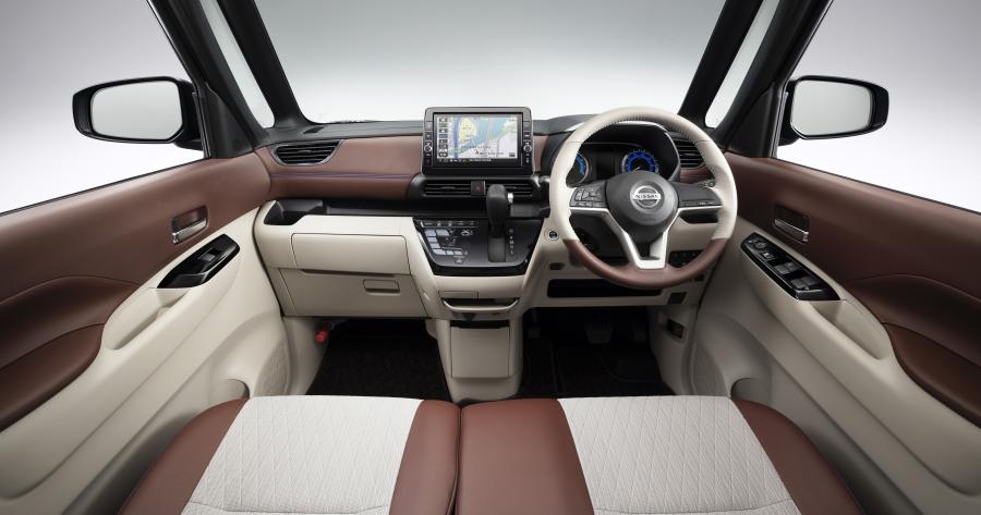 Торпедо Nissan Roox by Autech 2020 года  (фото 11 из 11)